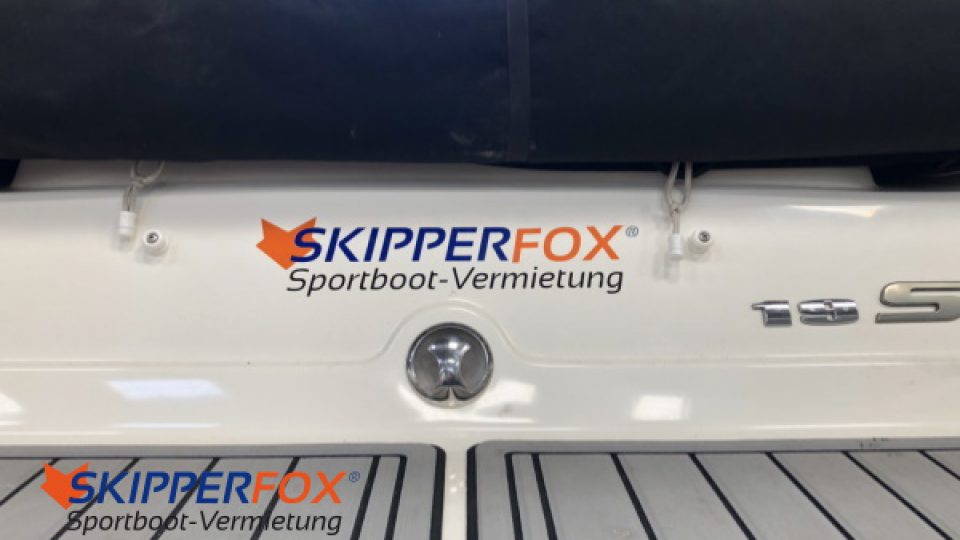 SKIPPERFOX® Sportboote zum Mieten zu Wasser